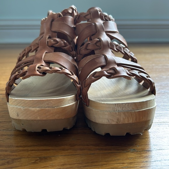 Ladies size 39 /8.5  tan Swedish Hasbeens Gladiator sandals - Picture 3 of 4